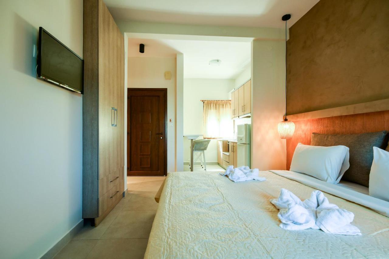 Zinozis Beach Apartments Vourvourou Exterior photo