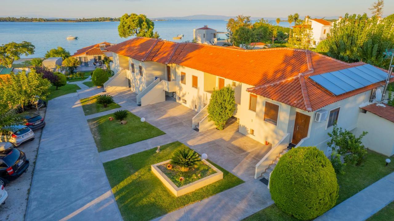 Zinozis Beach Apartments Vourvourou Exterior photo