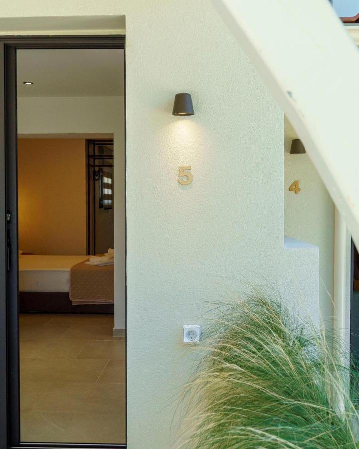 Zinozis Beach Apartments Vourvourou Exterior photo